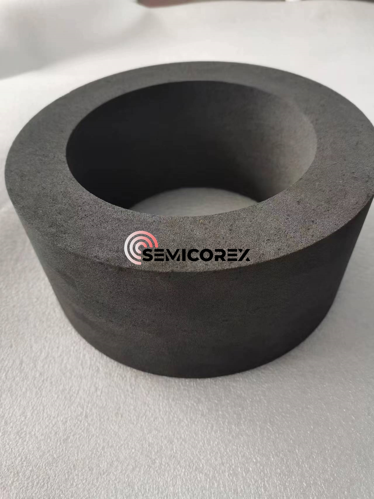 SiC crystal ကြီးထွားမှုအတွက် porous graphite ပစ္စည်းများ၏ အရေးပါမှု