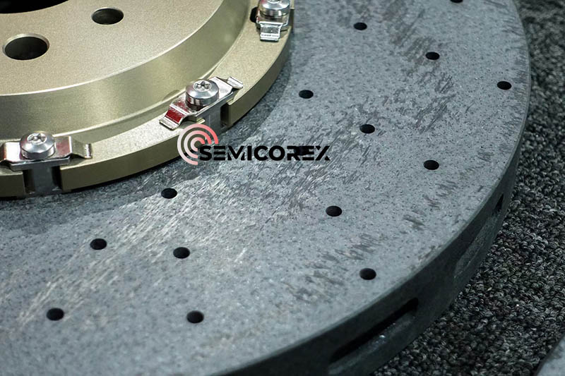 ကာဗွန်-ကြွေထည်ပေါင်းစပ်ဘရိတ်စနစ်များကို လေ့လာခြင်း။